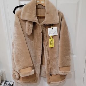 BRAND NEW Luxurious Plush Wool & Leather Zip-Up Coat in Beige